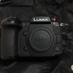 Panasonic Lumix G9 – Open Box / Like New