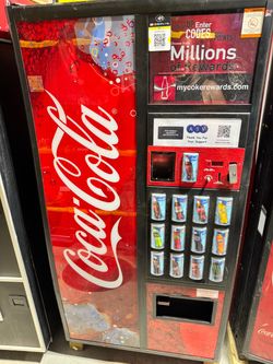 Royal Vendor  Coke Wavefront 660-13