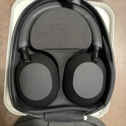 Sony WH-1000XM5 Headphones New With Box