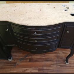 Vintage Salon Station 