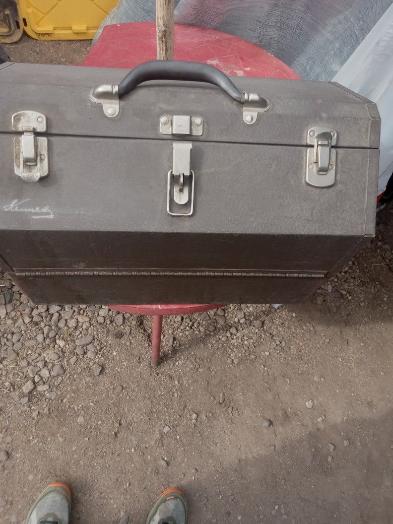 KENNEDY TOOL BOX