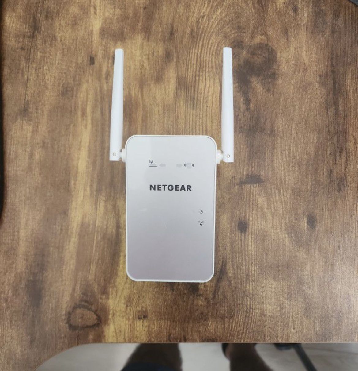 Netgear WiFi Extender (1200 Sq Feet)