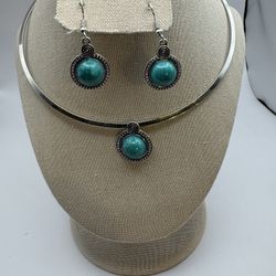 New Faux Turquoise Stone Pendant Necklace and Earrings Matching Set