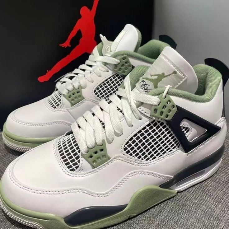 Air Jordan 4