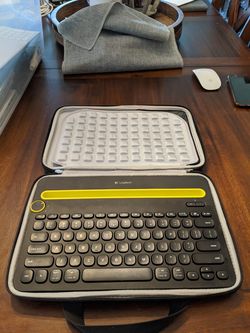 Logitech tablet keyboard w/ carrying case