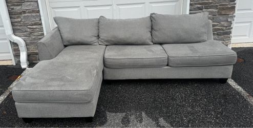 Nice Sectional Sofa With Mattress (FREE DELIVERY🚚🚚🚚)