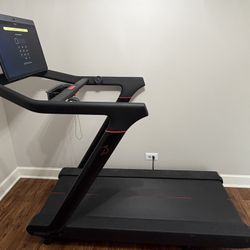 Peloton Tread