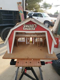 Doll House/Nativity Set Barn