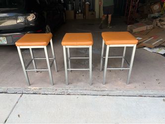 Set of 3 barstools