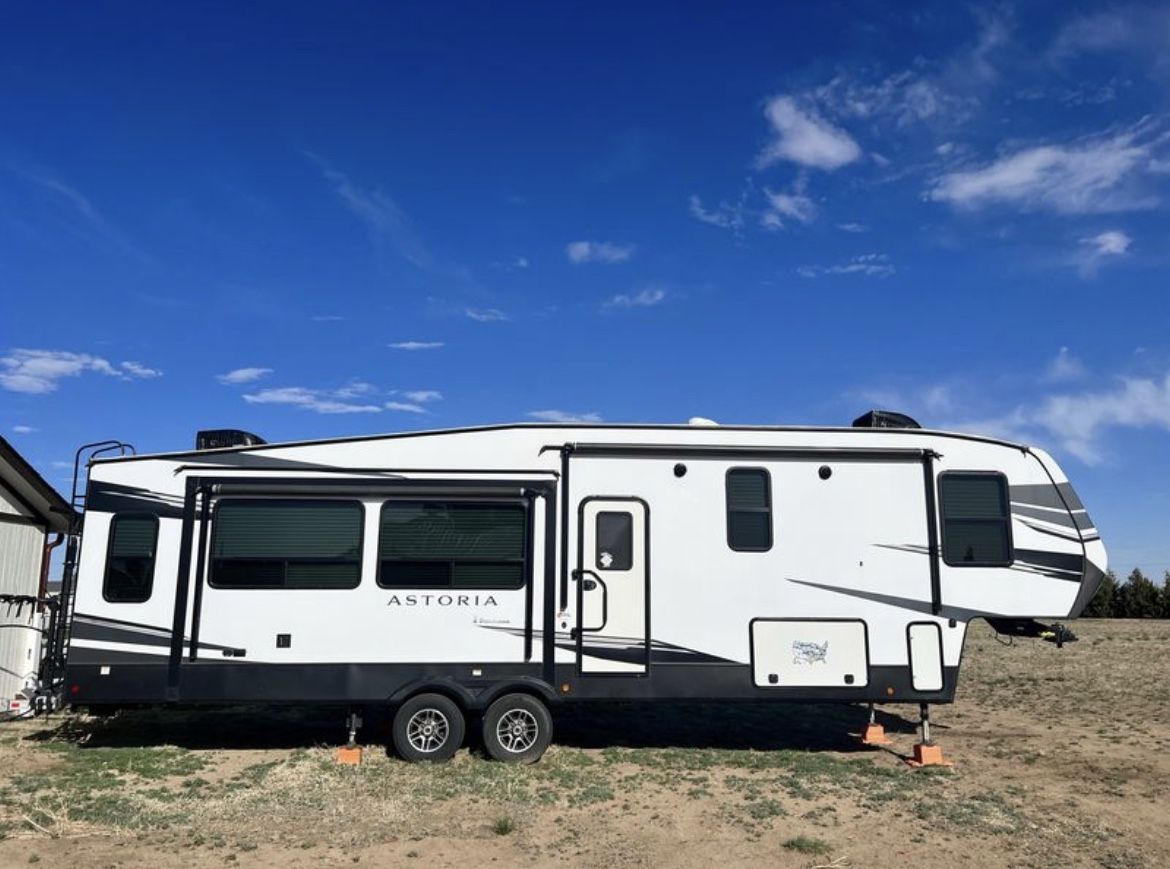 2020 Dutchmen Astoria 5th Wheel