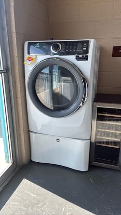 Nice like new Electrolux gas dryer