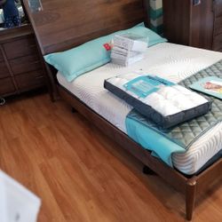 Queen Size Bed/Frame and Mattress 