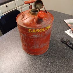 Vintage. Galvanized Gas Can. 2.5. Gal.  28.00