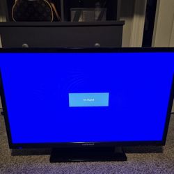 32" Element TV on Stand with Remote