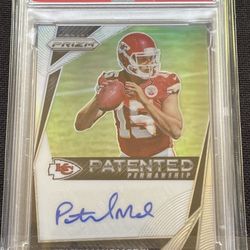 2017 Panini Prizm Patrick Mahomes II Patented Penmanship ROOKIE Auto 6/10 PSA 9