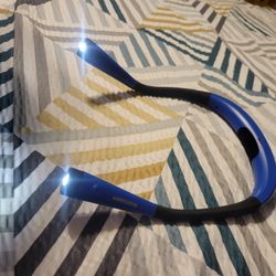 lampara led  trabaja muy bien  son recargables 