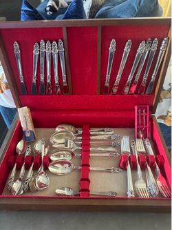 2 Silverware Sets – King Frederik & Roger’s Bros