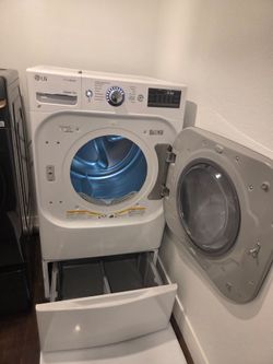 Beautiful LG ELECTRIC dryer 29wide
