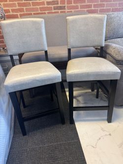 ⚡️FLASH SALE!⚡️Four brand new barstools