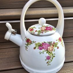 RARE 1962 Royal Albert OLD COUNTRY ROSES Metal Whistler Tea pot Kettle and Lid