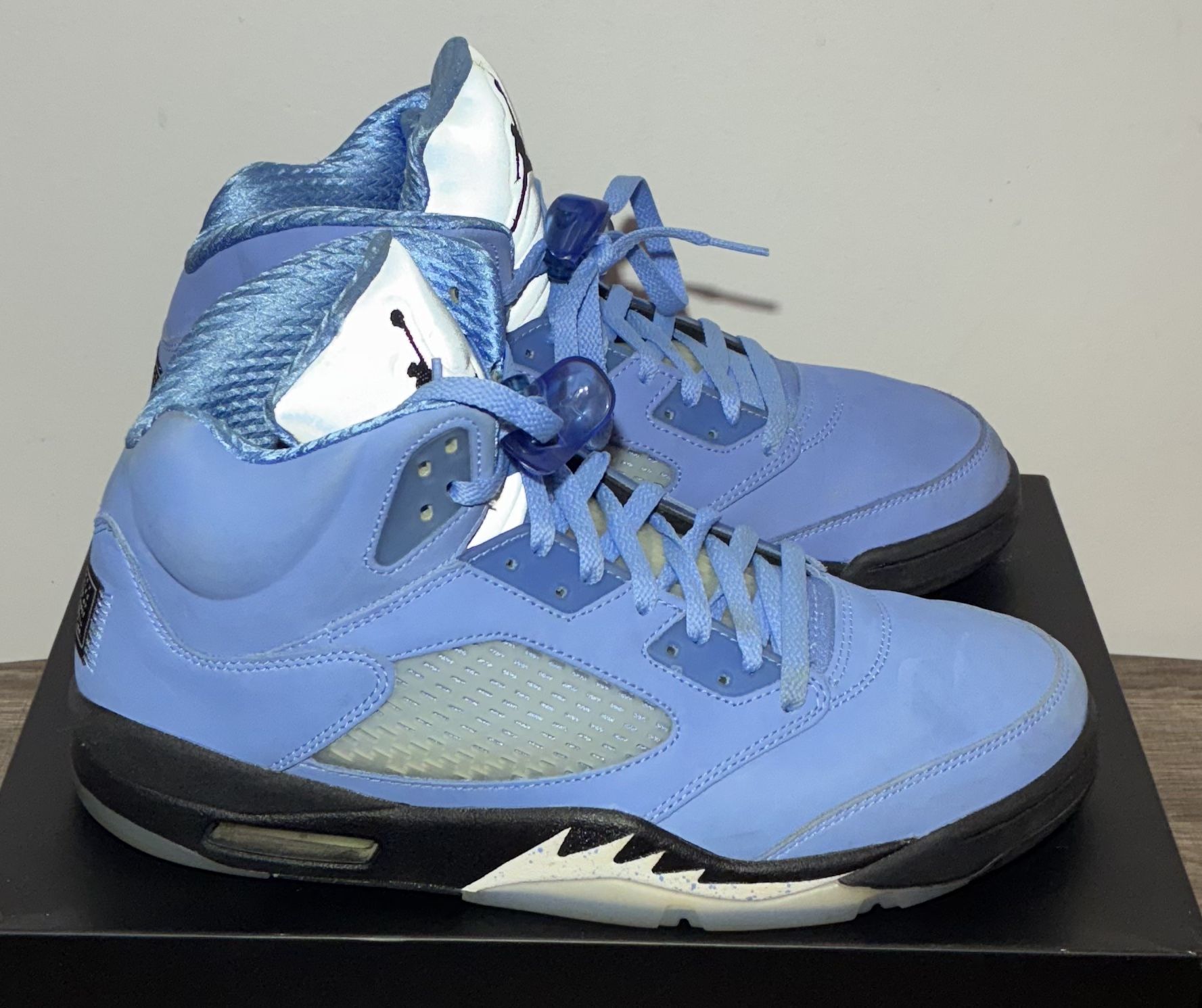 Size 12 - Air Jordan Retro Unc Blue 12s