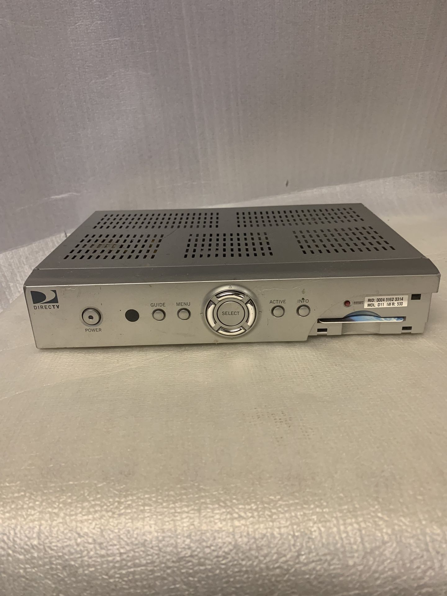 DirecTV D11 satellite receiver No Remote manufactured in September 2007