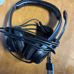 Logitech H390 Wired Headphones with Mic, USB Headset with Microphone for PC, Noise Cancelling Microphone for Video Meetings, Music, Gaming - Black