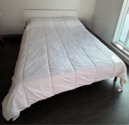 Queen bed with mattress
