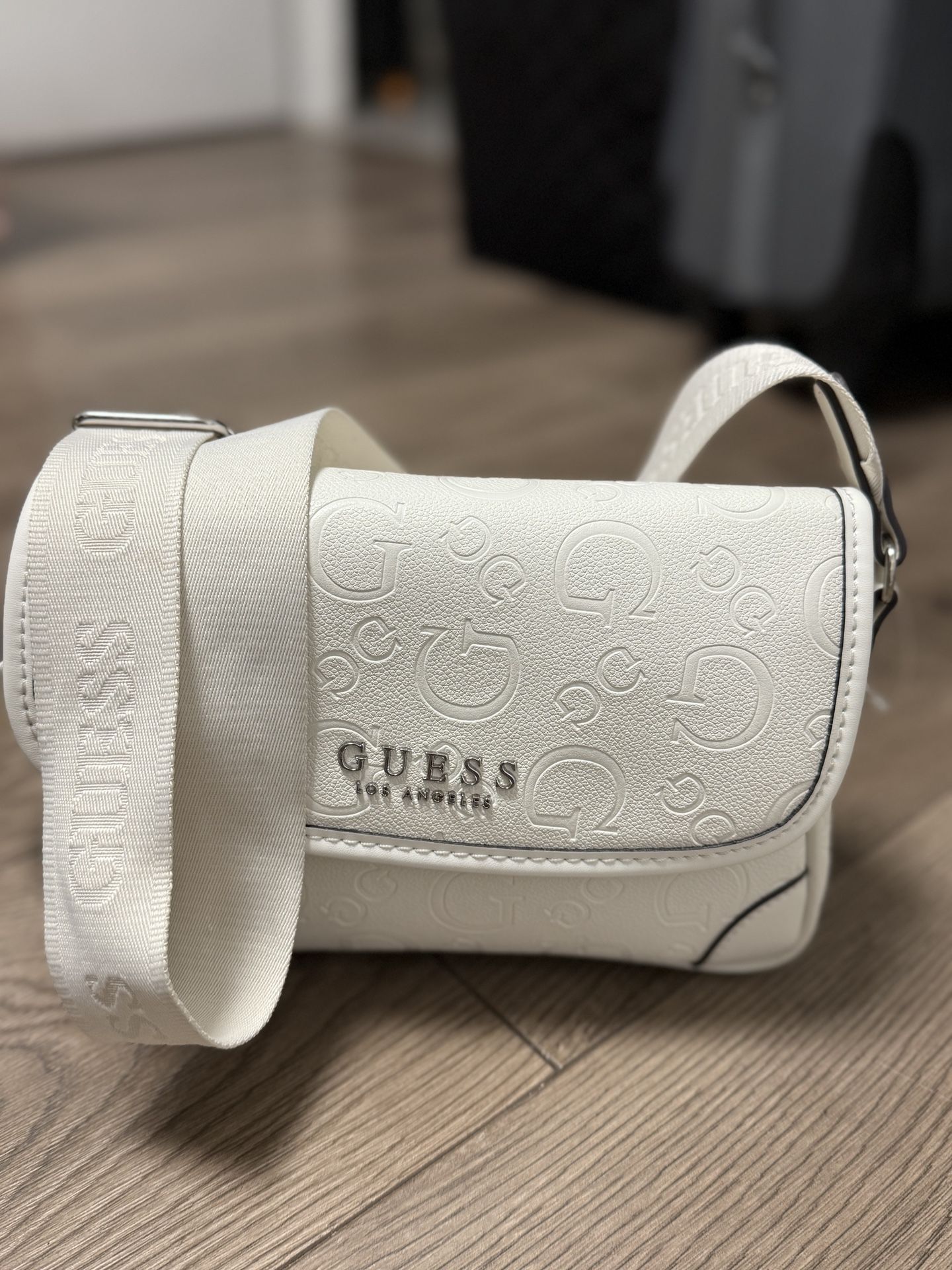women's guess bag