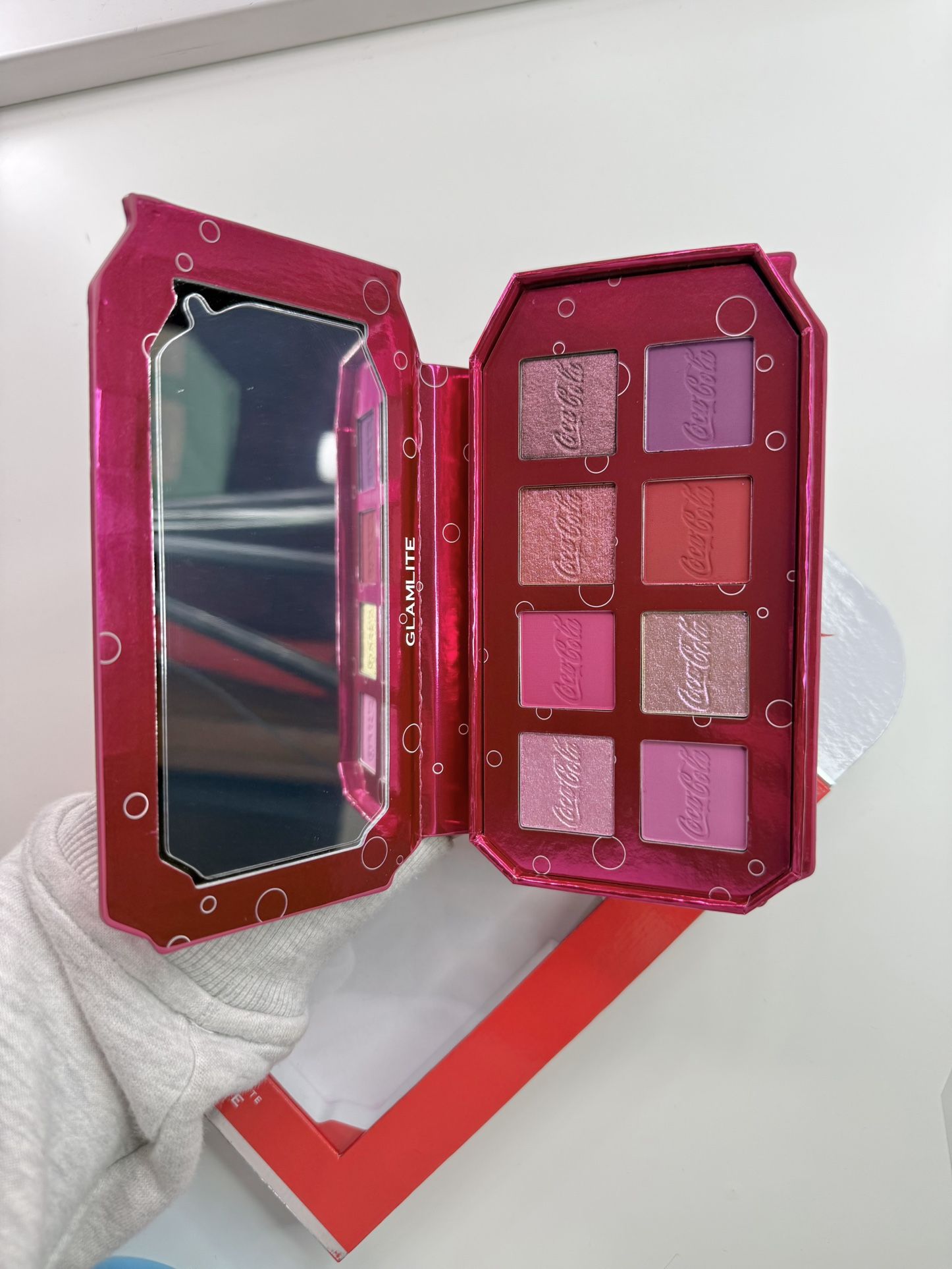Glamlite X Coca Cola Cherry Pallet