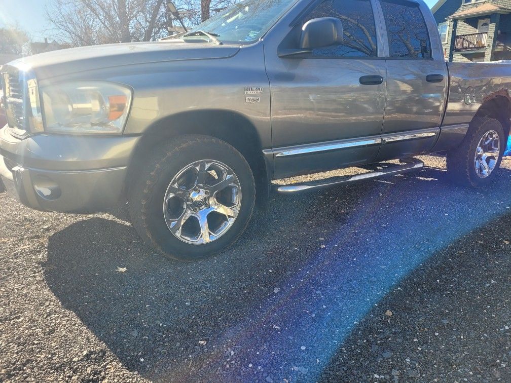 DODGE RAM 1500. $3,700.
