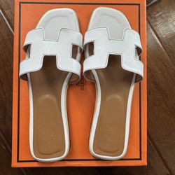 Hermes White Leather Sandals