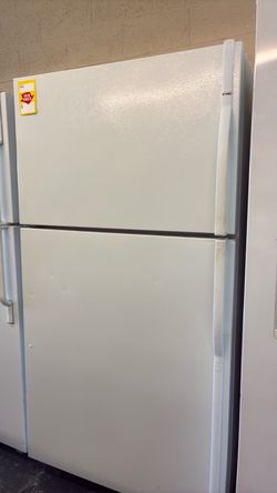 Nice like new Kenmore refrigerator