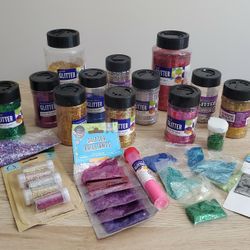 NEW/Used  (30+)ct Bundle of Assorted Glitter