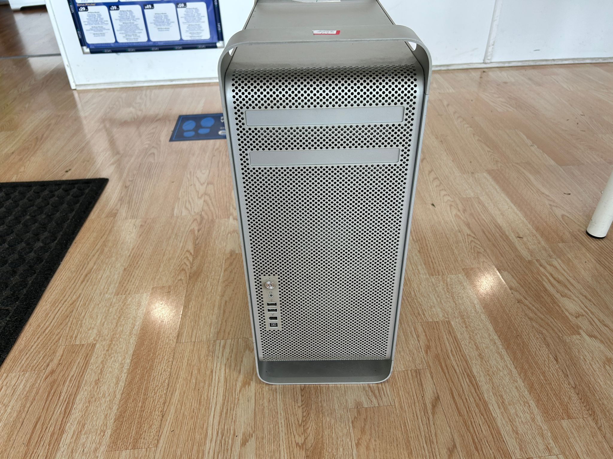 Apple MAC PRO 2006 1,1 *For Parts* CASING