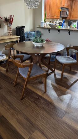 Dining Set - 4 seats round
