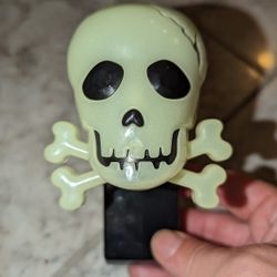 Bath & Body Works Glow-in-the-Dark Skull Crossbones Wallflower Diffuser