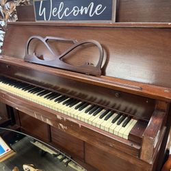 Vintage Piano 