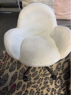 Sherpa swivel desk chair