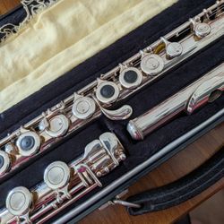 Armstrong Open Hole Flute w/ Plugs