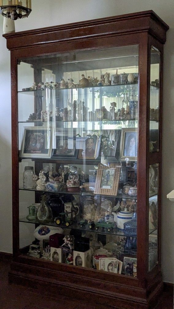 Curio cabinet 6'5ft 3'5ft 100 Obo