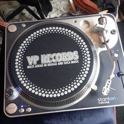 DJ Stanton T90 Turntable