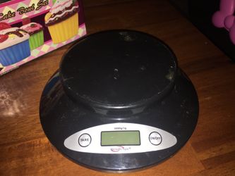 Weighmax electronic kitchen scale