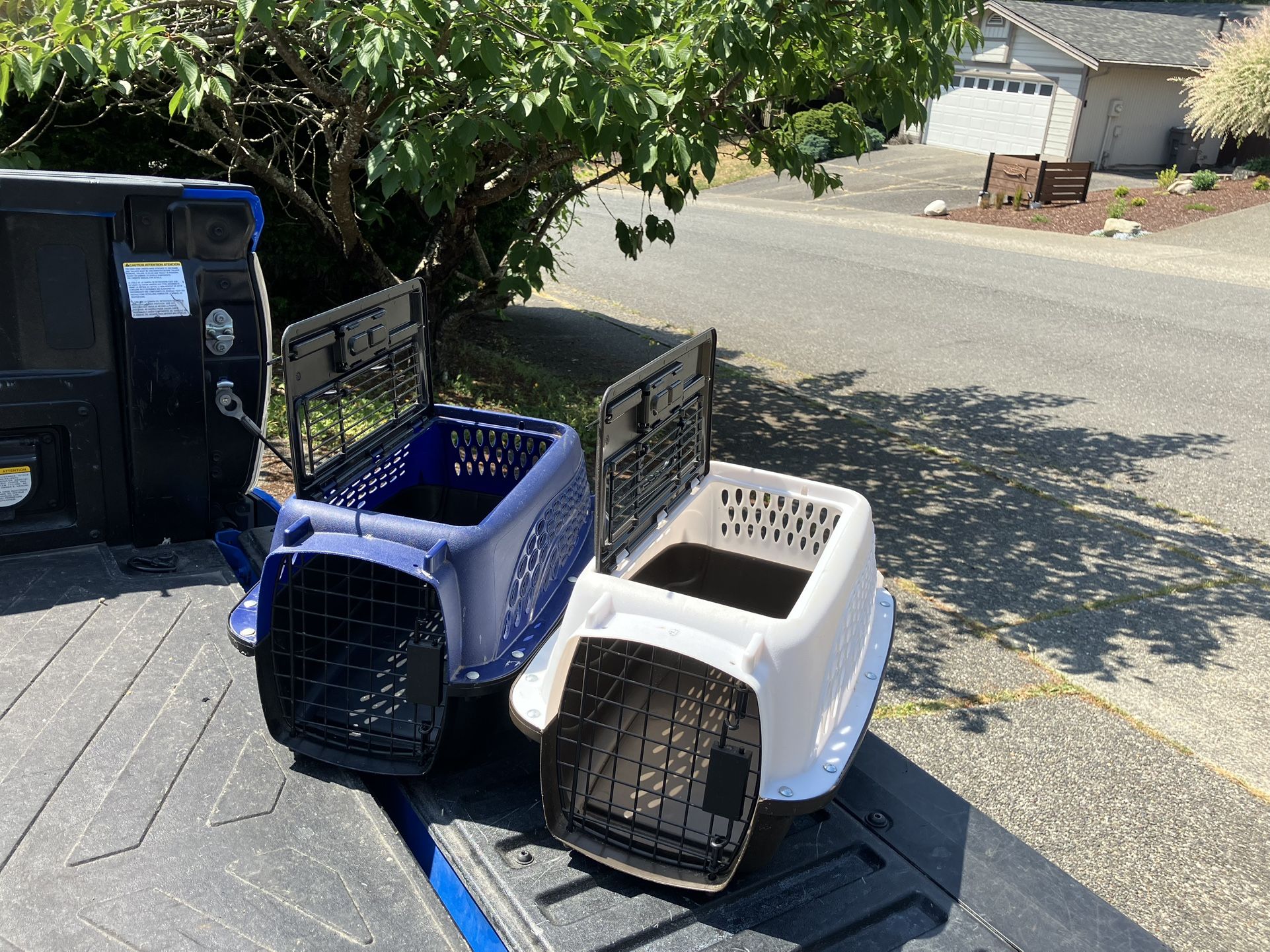 Small Dog Cat Rabbit Bunny Kennel Crate Carrier Like New 24" L by 10” W by 10” H $20 Each
