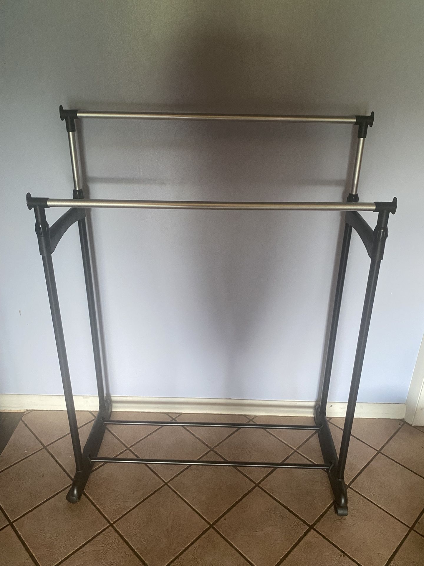 Clothing Rack-Adjustable 