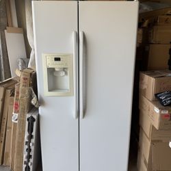 GE Side By Side Refrigerator 