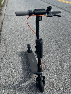 Segway Ninebot E Scooter with Ninebot speaker