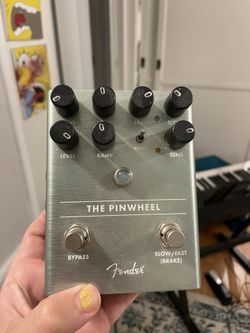 FENDER THE PINWHEEL ROTARY SPEAKER EMULATOR GUITAR PEDAL
