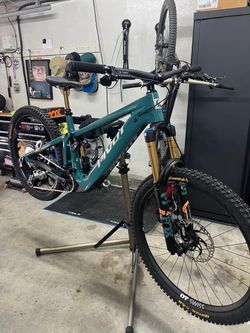 PIVOT Shuttle LT