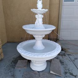 Water Fountaine 5'h×40"w